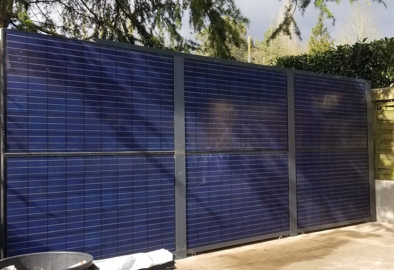 découvrez la clôture photovoltaïque, une solution innovante et écologique pour allier sécurité et production d'énergie. idéale pour optimiser l'espace extérieur tout en contribuant à la transition énergétique, cette clôture vous permet de bénéficier d'une source d'énergie renouvelable tout en délimitant votre propriété. en savoir plus sur ses avantages et son installation.