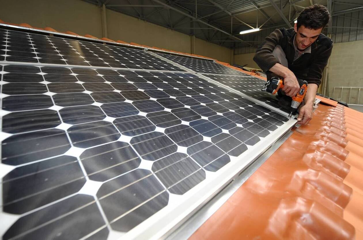 découvrez notre expertise en fabrication de plaques solaires de haute qualité, conçues pour optimiser la production d'énergie renouvelable. profitez d'une solution durable et économique pour vos besoins énergétiques.