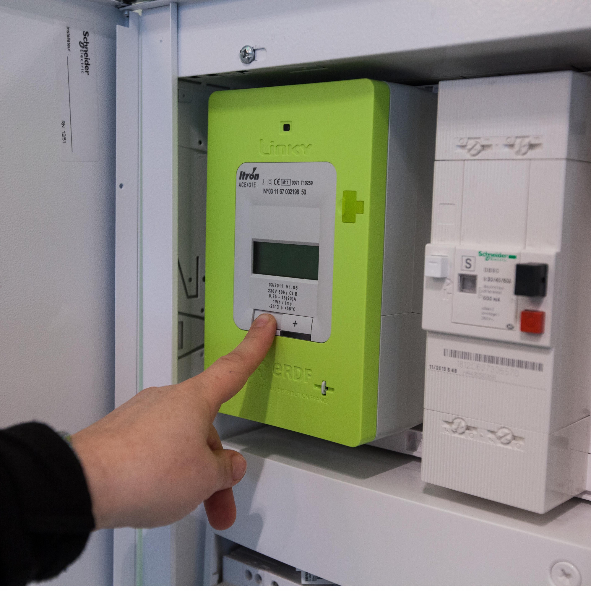 découvrez le compteur photovoltaïque linky, votre allié pour optimiser la gestion de votre production d'énergie solaire. suivez en temps réel votre consommation et maximisez vos économies grâce à une technologie innovante et intuitive.