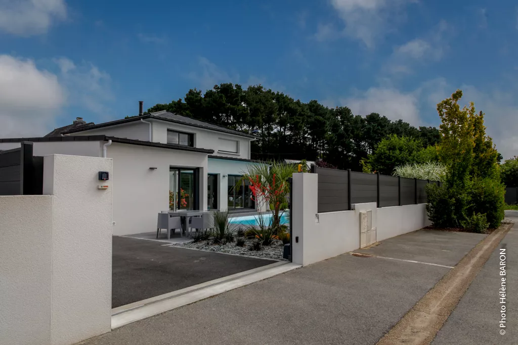 découvrez notre expertise en tant que constructeur de maisons écologiques. nous allions design moderne et matériaux durables pour créer des habitations respectueuses de l'environnement. faites le choix d'une maison éco-responsable, confortable et économe en énergie.