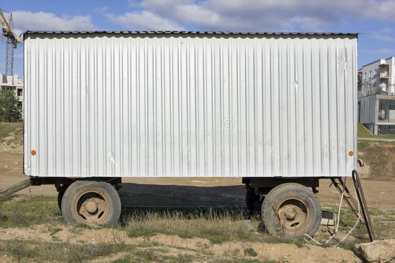 découvrez comment un hangar économique peut optimiser vos opérations logistiques et réduire vos coûts de stockage. explorez les avantages d'un espace flexible et durable pour vos activités commerciales.