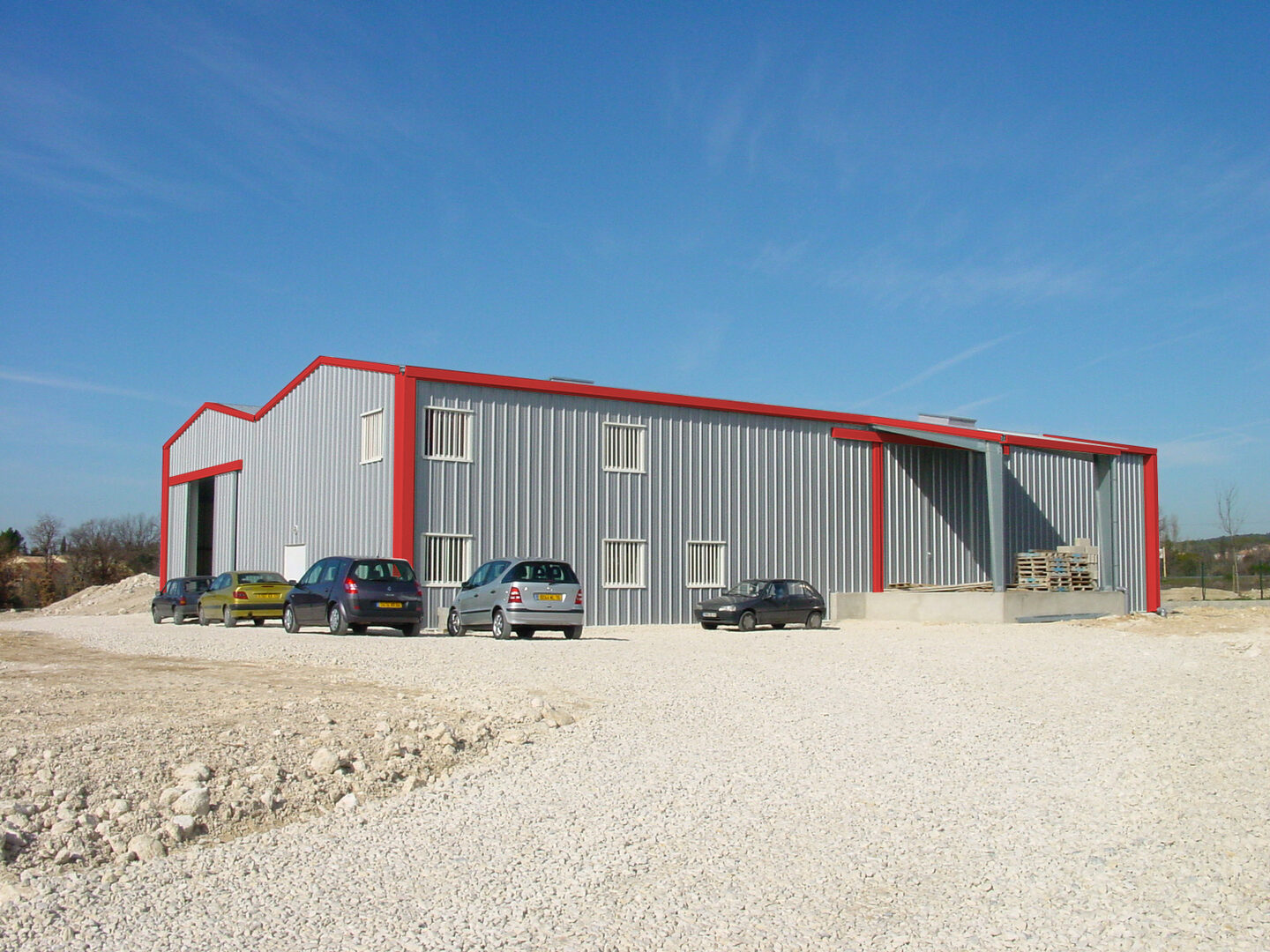 découvrez nos offres compétitives sur les prix des hangars. que ce soit pour le stockage, l'agriculture ou l'industrie, trouvez le hangar qui répond à vos besoins au meilleur prix.