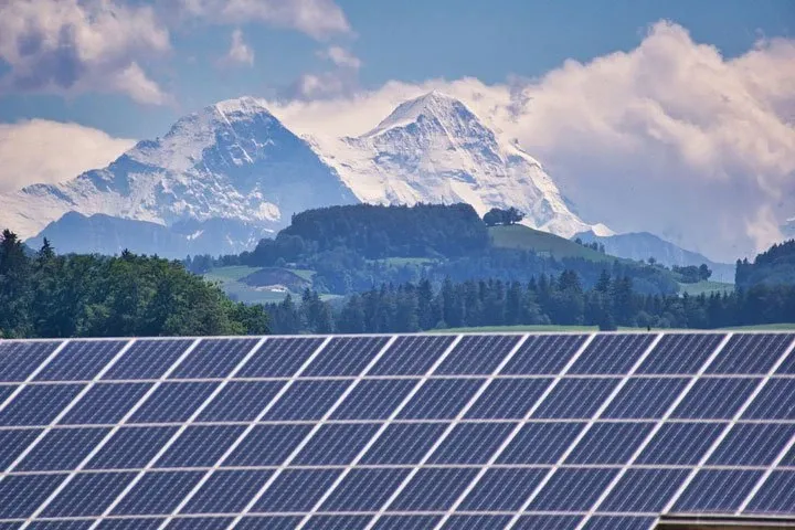 découvrez comment convertir les kwc en kwh avec notre guide pratique. apprenez les formules nécessaires et les astuces utiles pour comprendre cette conversion essentielle, que ce soit pour des projets d'énergie renouvelable ou des calculs de consommation électrique.