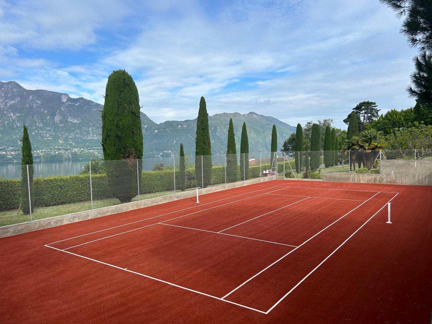 découvrez l'univers du court de tennis : conseils pour choisir, aménager et entretenir votre espace de jeu. que vous soyez débutant ou joueur confirmé, optimisez votre expérience sur le court avec nos astuces pratiques.