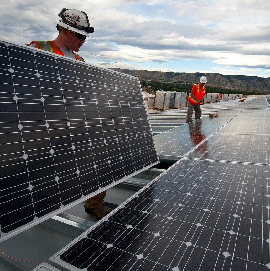 découvrez le coût des assurances pour panneaux photovoltaïques et comment elles protègent votre investissement. informez-vous sur les différentes options et tarifs pour garantir la sécurité de votre installation solaire.