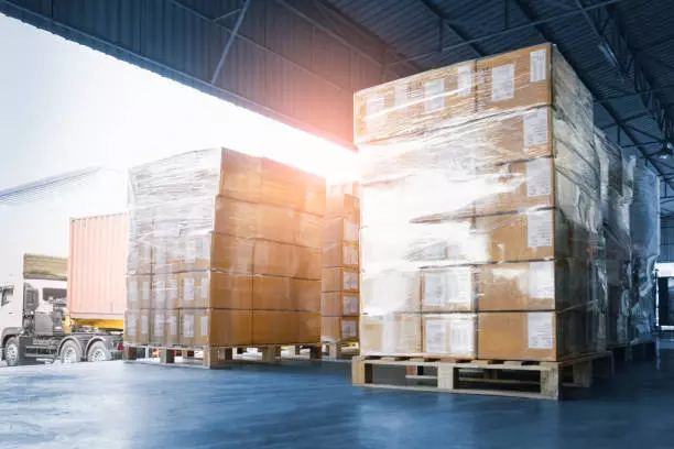 découvrez les différents facteurs influençant le coût d'un hangar industriel, y compris la taille, l'emplacement et les matériaux. obtenez des conseils pour optimiser votre budget et choisir la solution la plus adaptée à vos besoins.