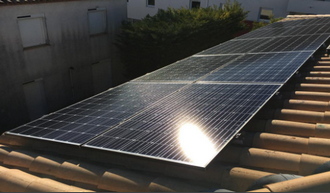 découvrez tout ce que vous devez savoir sur le coût d'installation des panneaux solaires. obtenez des informations sur les prix, les aides financières disponibles et les facteurs influençant le budget afin de mieux planifier votre projet d'énergie renouvelable.