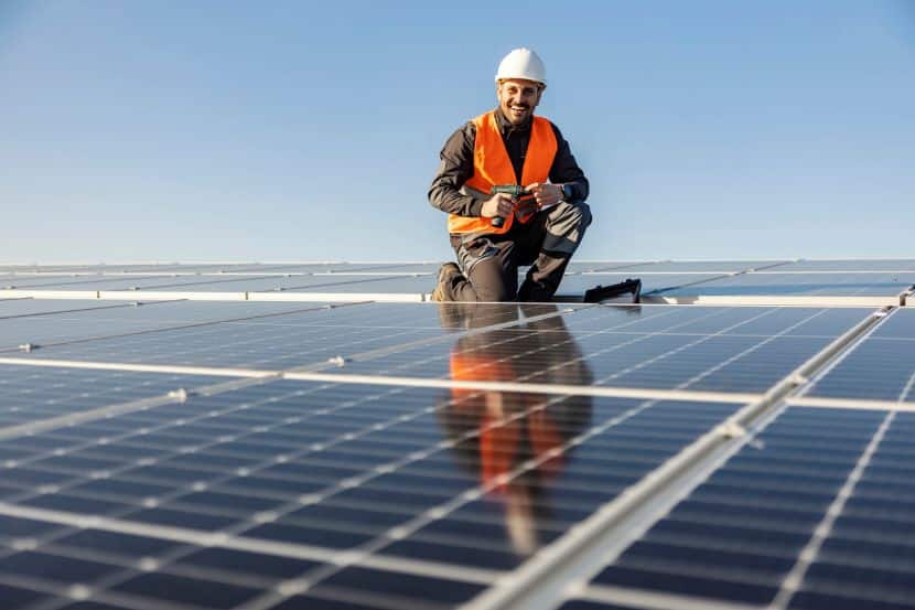 découvrez tout ce qu'il faut savoir sur le coût d'installation des panneaux photovoltaïques. comparez les prix, les aides disponibles et les avantages financiers pour optimiser votre investissement en énergie renouvelable.