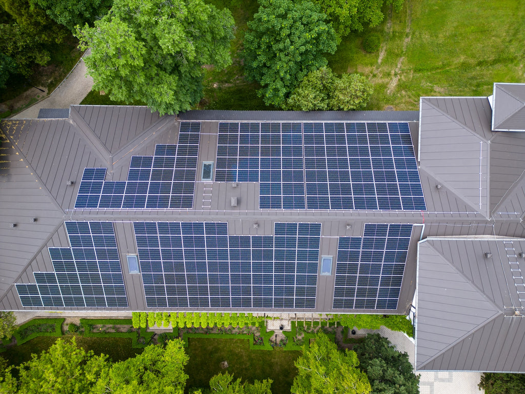 découvrez tout ce qu'il faut savoir sur le coût des panneaux solaires. analyse des prix, des subventions disponibles et des économies potentielles à long terme pour vous aider à investir judicieusement dans l'énergie renouvelable.