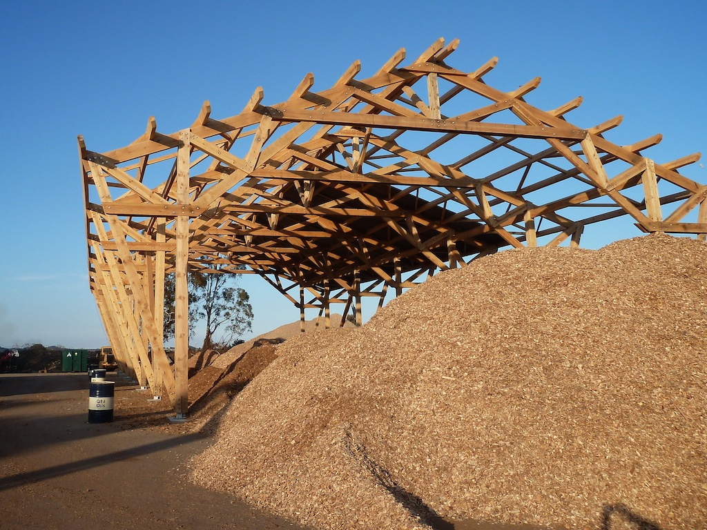 découvrez nos solutions de couverture pour hangars, alliant durabilité, résistance et esthétisme. protégez vos installations grâce à des matériaux de haute qualité adaptés à tous types d'environnements.
