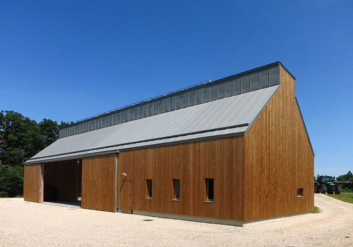 découvrez nos solutions de couverture pour hangars, alliant durabilité et efficacité. protégez vos bâtiments agricoles ou industriels des intempéries grâce à des matériaux de qualité supérieure et une installation professionnelle.