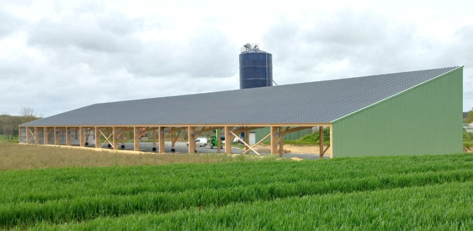 découvrez nos solutions de couverture pour hangar, alliant robustesse et esthétisme. protégez vos équipements et matériaux des intempéries avec des matériaux de haute qualité. idéal pour les professionnels et les particuliers!