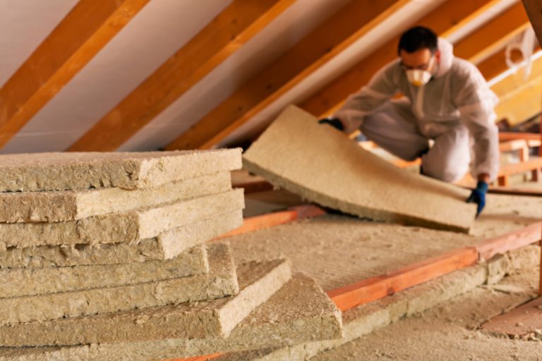découvrez le crédit d'impôt pour l'isolation de votre toiture en 2025. profitez d'avantages fiscaux pour améliorer l'efficacité énergétique de votre logement tout en réduisant vos factures d'énergie. informez-vous sur les conditions d'éligibilité et les démarches à suivre pour bénéficier de cette aide précieuse.