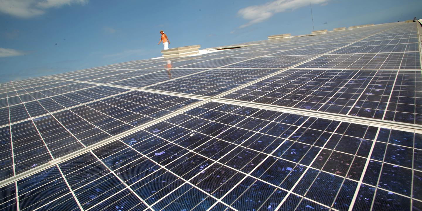 découvrez comment bénéficier du crédit d'impôt pour l'installation de panneaux solaires. profitez d'avantages fiscaux tout en contribuant à la transition énergétique avec des solutions écologiques et économiques.
