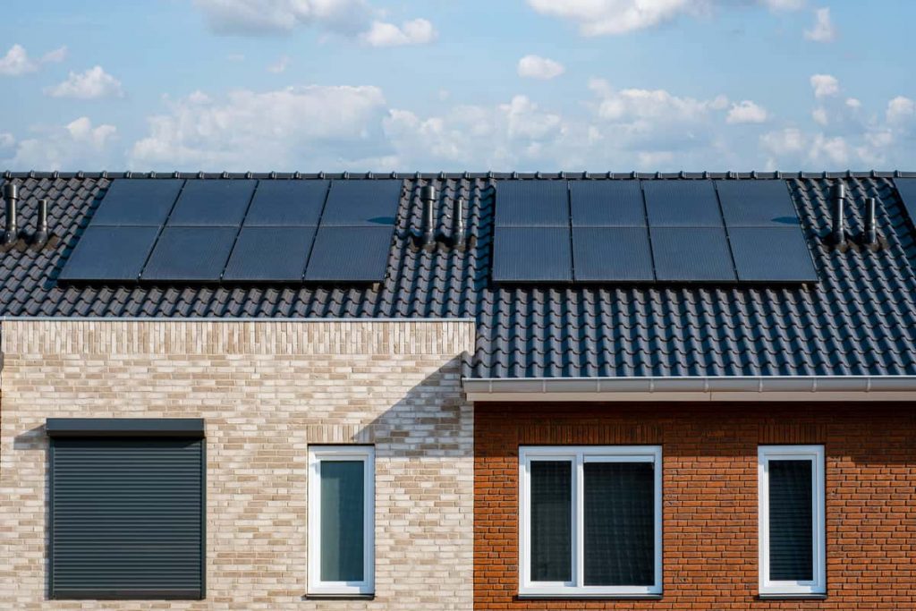 découvrez les crédits d'impôt pour les panneaux solaires en 2021 et bénéficiez d'avantages fiscaux pour la transition énergétique. informez-vous sur les conditions d'éligibilité et les démarches à suivre pour réduire vos impôts tout en investissant dans des énergies renouvelables.