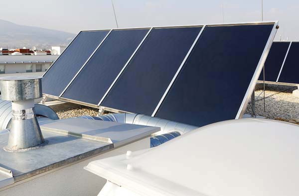 découvrez la définition du panneau photovoltaïque, une technologie essentielle pour la production d'énergie solaire. apprenez comment ces dispositifs convertissent la lumière du soleil en électricité, leurs avantages et leur impact sur la transition énergétique.