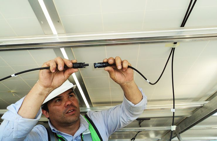 découvrez nos services de dépannage photovoltaïque pour garantir le bon fonctionnement de vos installations solaires. notre équipe d'experts intervient rapidement pour diagnostiquer et résoudre tous vos problèmes, afin d'optimiser votre production d'énergie renouvelable.