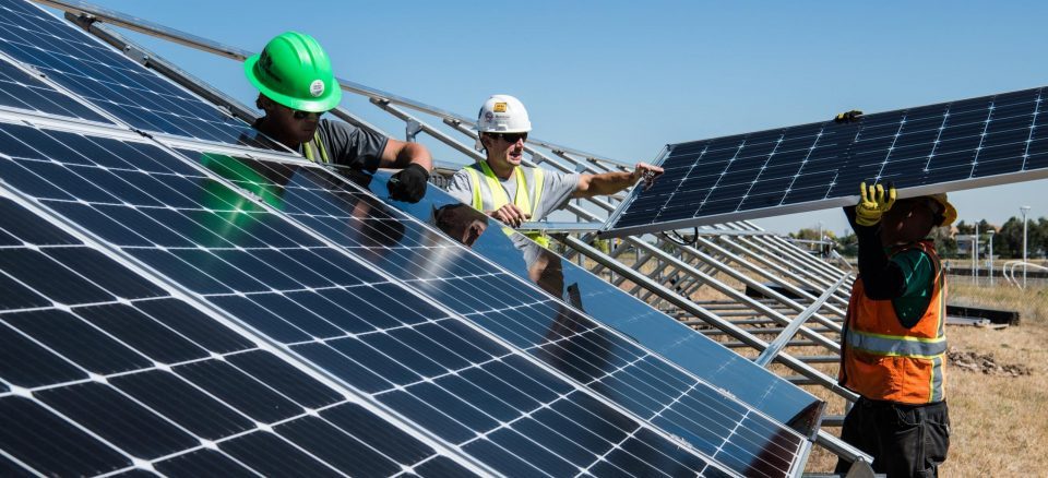découvrez nos services de dépannage photovoltaïque pour garantir le bon fonctionnement de vos installations solaires. notre équipe d'experts intervient rapidement pour résoudre tous vos problèmes techniques. profitez d'une énergie renouvelable fiable et performante.
