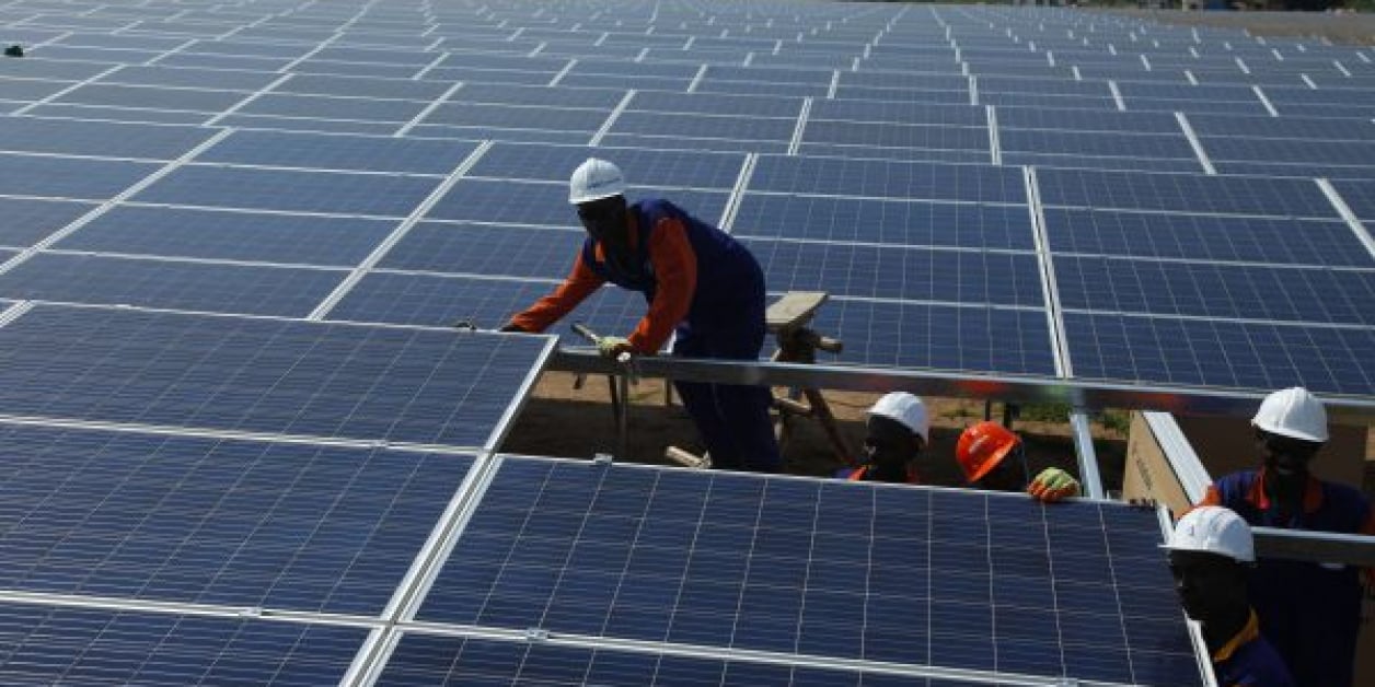 découvrez notre service solaire sur mesure pour profiter d'une énergie propre et renouvelable. nous vous accompagnons dans l'installation de solutions solaires adaptées à vos besoins afin de réduire vos factures énergétiques et de contribuer à la protection de l'environnement.