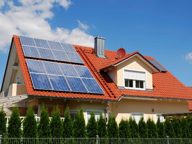 obtenez votre devis solaire personnalisé en quelques étapes simples. comparez les offres des installateurs d'énergie solaire et trouvez la solution idéale pour réduire vos factures d'électricité tout en contribuant à la protection de l'environnement.