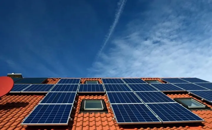 découvrez tout sur les dimensions des panneaux photovoltaïques : tailles standard, variations selon les modèles, et comment choisir la bonne dimension pour vos besoins énergétiques. maximisez l'efficacité de votre installation solaire!