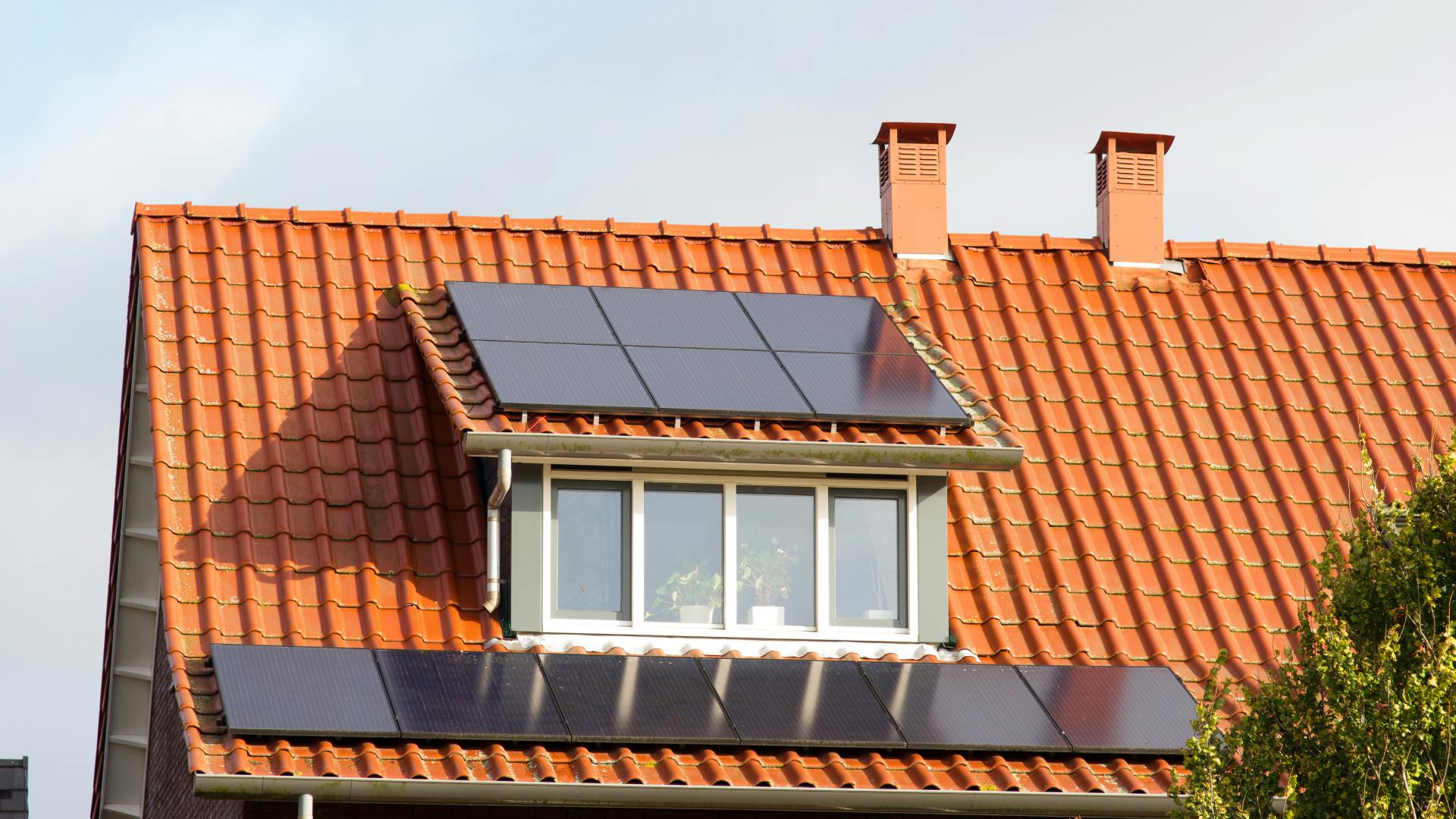 découvrez les dimensions des panneaux solaires pour optimiser votre installation photovoltaïque. apprenez comment choisir la taille adéquate pour maximiser l'efficacité énergétique et s'adapter à votre espace disponible.