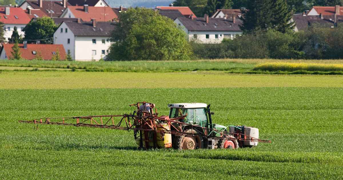 découvrez l'importance des distances entre les bâtiments et les zones agricoles pour garantir le respect des normes environnementales, la sécurité des cultures et la santé des écosystèmes. informez-vous sur les meilleures pratiques et réglementations en matière d'aménagement du territoire.