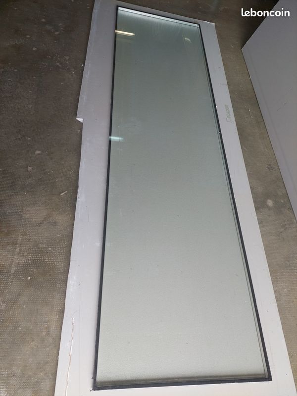 découvrez les avantages du vitrage opaque pour vos espaces intérieurs et extérieurs. offrant intimité et style, ce type de vitrage est idéal pour les bureaux, les salles de bains et les environnements résidentiels. explorez nos solutions en vitrage opaque pour transformer votre espace avec élégance et fonctionnalité.