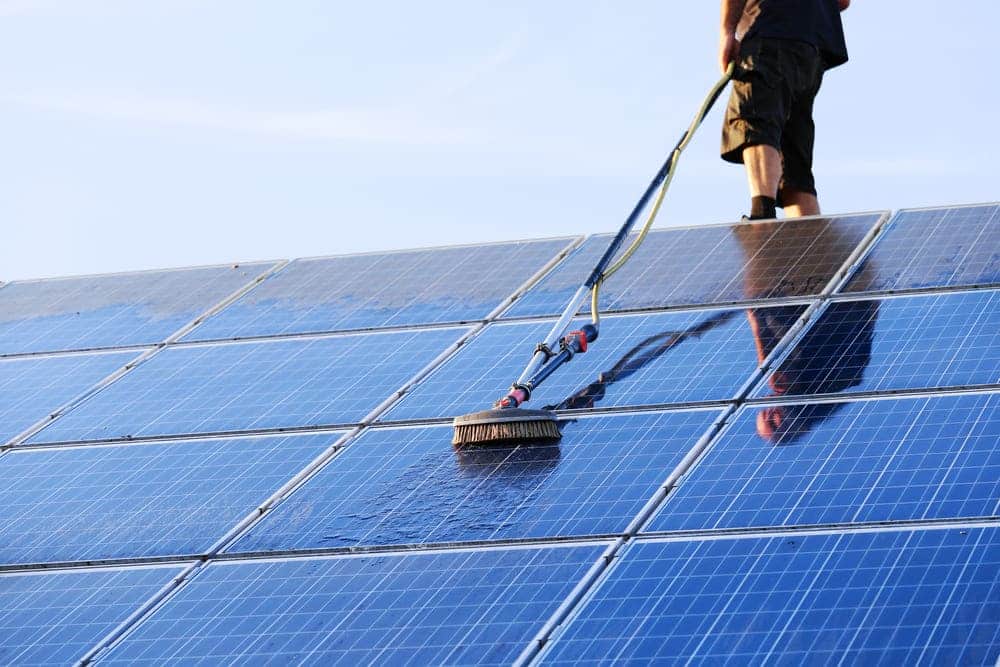 découvrez la durée de vie des panneaux solaires, comment maximiser leur performance et les facteurs qui influencent leur longévité pour un investissement durable et rentable.