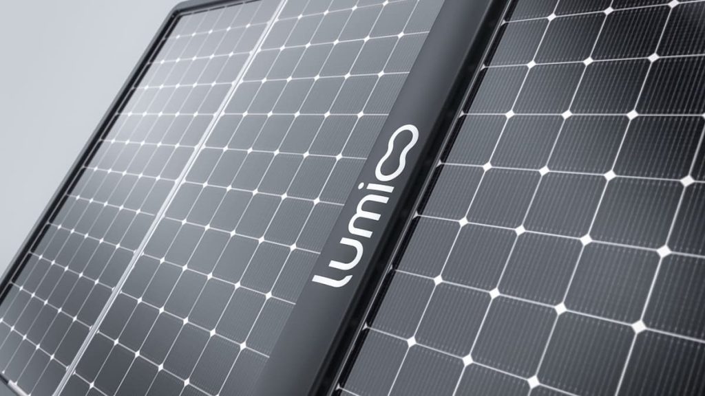 découvrez la durée de vie des panneaux solaires et apprenez comment maximiser leur efficacité. informez-vous sur les matériaux, l'entretien et les facteurs impactant leur longévité pour un investissement durable et rentable.