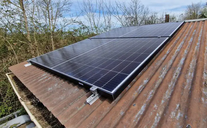 découvrez l'éclairage solaire idéal pour votre chalet, alliant écologie et élégance. profitez d'une ambiance chaleureuse tout en réduisant votre empreinte carbone grâce à des solutions d'éclairage innovantes et durables. illuminez vos soirées en toute autonomie avec notre sélection de lampes solaires design.