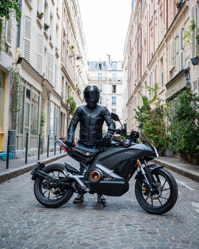 découvrez élec toulouse, votre expert en électricité à toulouse. nous proposons des services d'installation, de maintenance et de dépannage électrique, garantissant sécurité et performance pour votre habitat ou entreprise. contactez-nous pour un devis rapide !