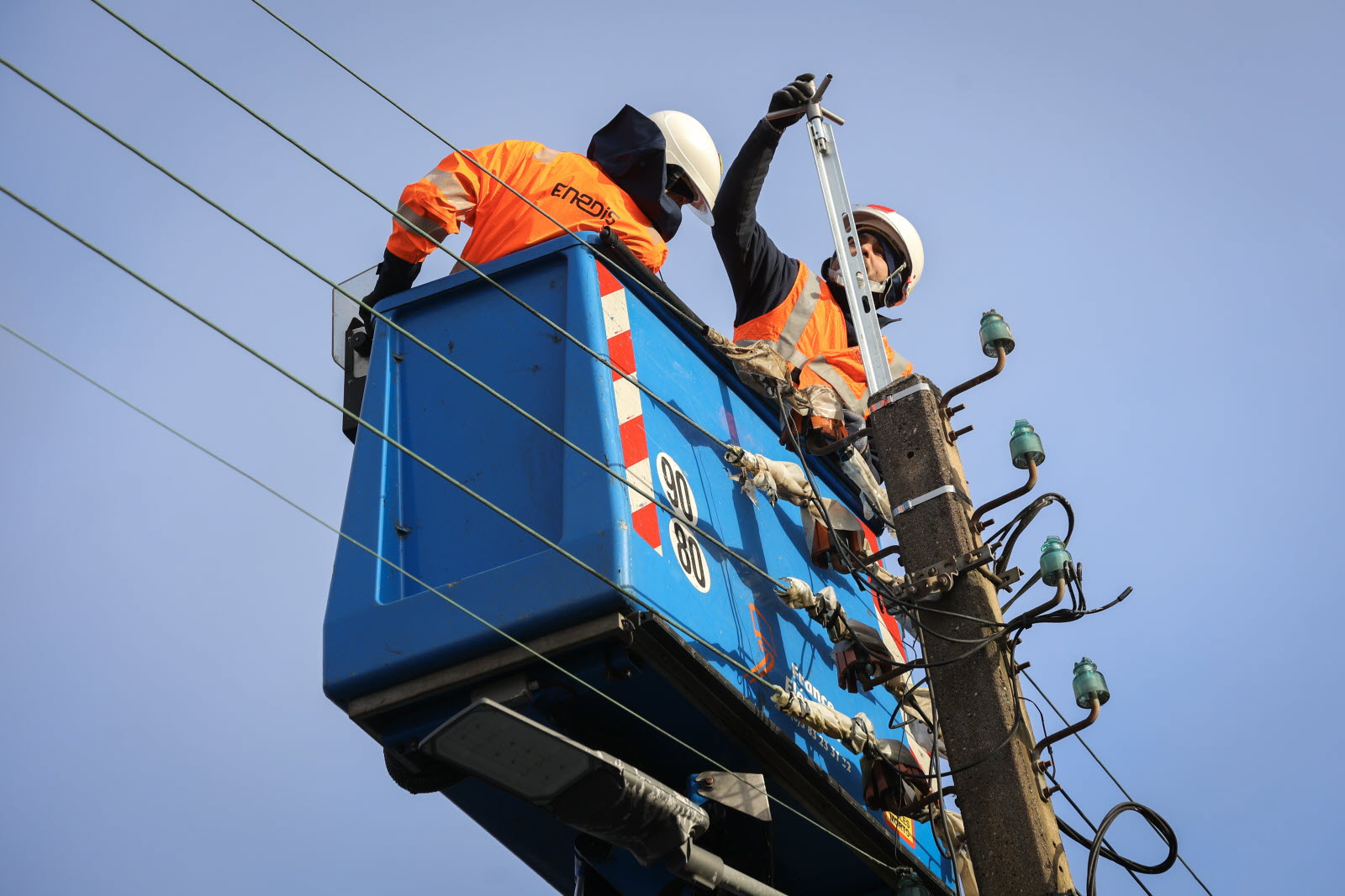 découvrez les services d'un électricien enedis pour tous vos besoins en électricité. que ce soit pour l'installation, la maintenance ou le dépannage de votre réseau électrique, nos experts sont à votre disposition pour garantir votre sécurité et votre confort. contactez-nous dès aujourd'hui pour un devis personnalisé.