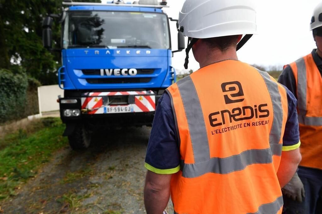 découvrez les services d'un électricien professionnel aux milles pour tous vos besoins en installations électriques, réparations et entretiens. bénéficiez d'un travail de qualité, rapide et conforme aux normes de sécurité. contactez-nous pour un devis gratuit !
