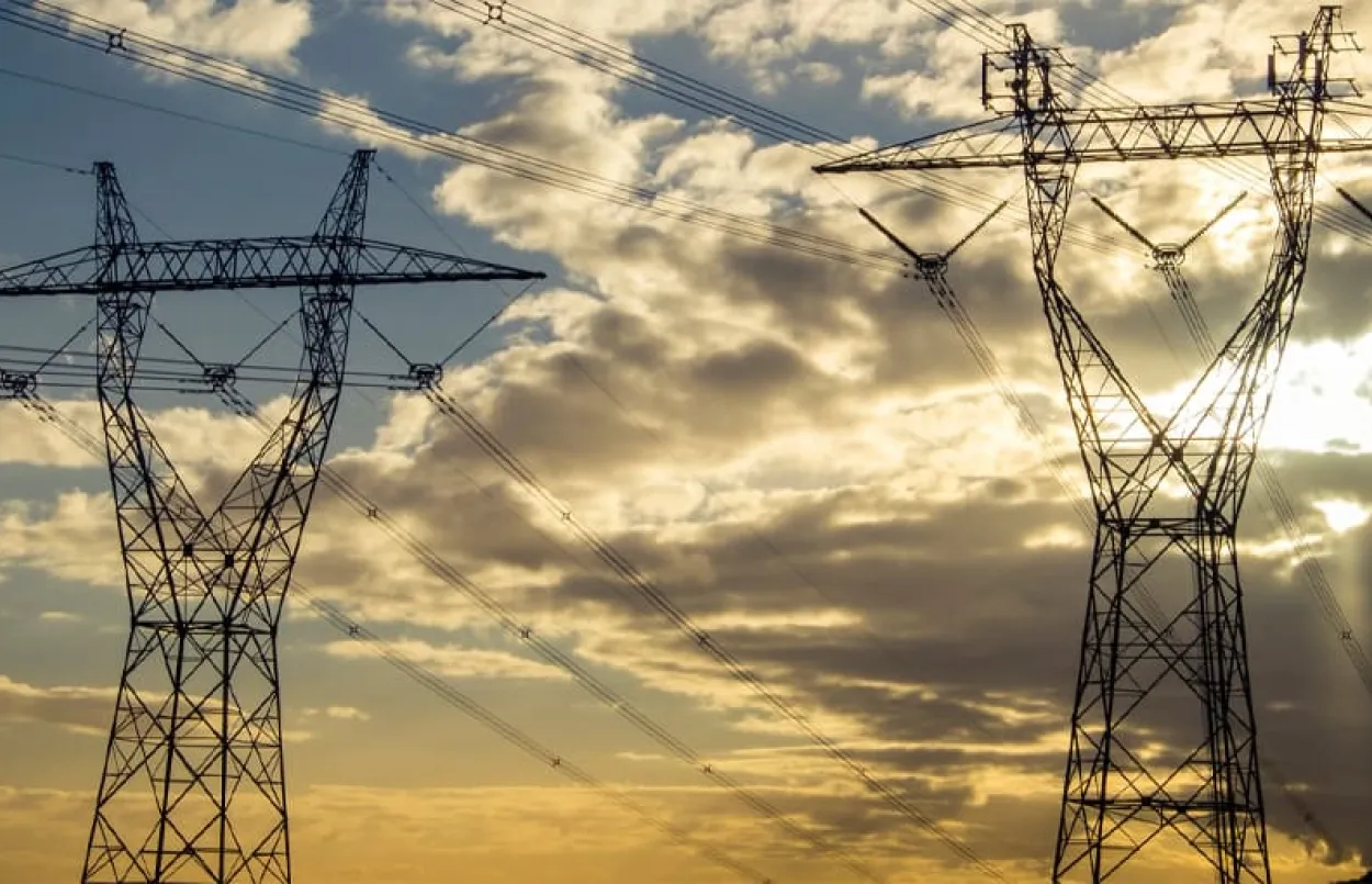 découvrez l'univers de l'électricité, ses applications, ses innovations et son importance dans notre quotidien. apprenez comment elle alimente nos vies, des appareils aux infrastructures, tout en garantissant sécurité et performances.