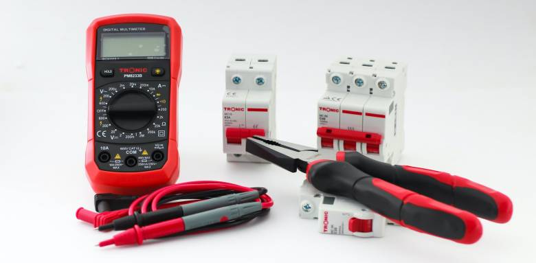 découvrez nos conseils et astuces pour l'électricité de votre maison. apprenez à sécuriser vos installations électriques, optimiser votre consommation d'énergie et réaliser des travaux d'électricité en toute sécurité. transformez votre espace de vie grâce à une électricité eficiente et adaptée à vos besoins.