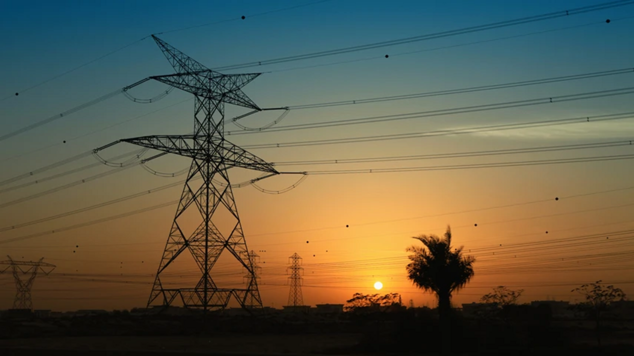 découvrez tout sur l'électricité : ses principes fondamentaux, applications, innovations et conseils pratiques pour optimiser votre consommation et améliorer votre sécurité domestique.