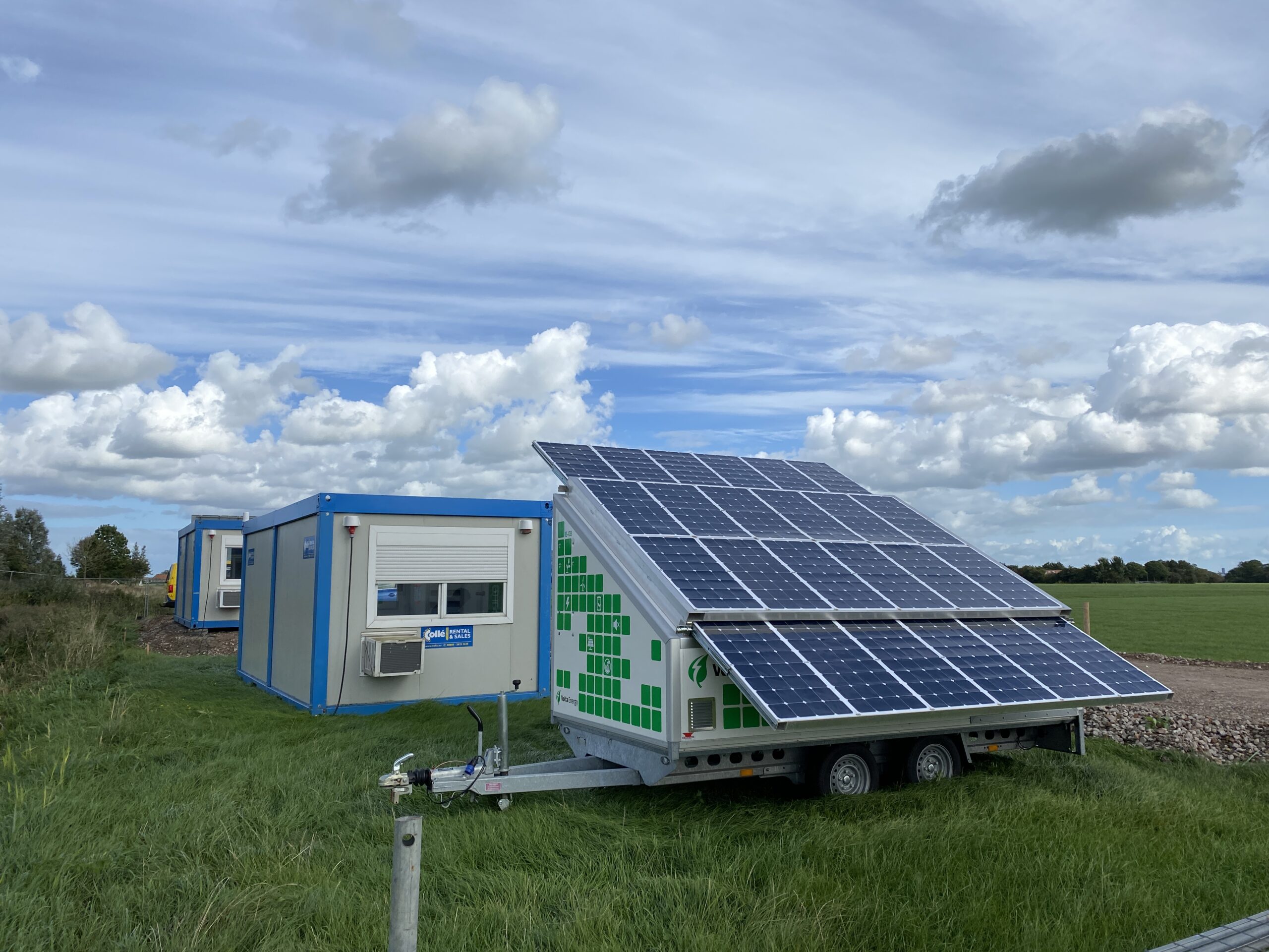découvrez notre gamme d'électrogènes solaires, une solution écologique et économique pour alimenter vos appareils en toute autonomie. parfaits pour le camping, les chantiers ou comme source d'énergie de secours, nos générateurs solaires offrent puissance, fiabilité et respect de l'environnement.