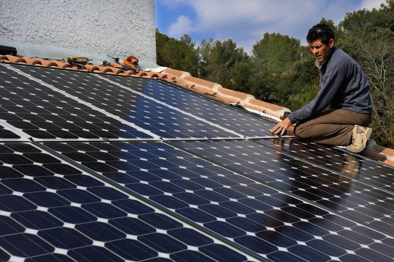 découvrez comment l'emprunt photovoltaïque peut vous aider à financer votre projet d'installation de panneaux solaires. profitez d'un prêt adapté pour réduire vos factures d'énergie tout en contribuant à la transition énergétique.