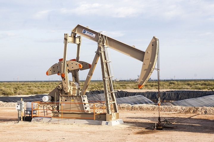 découvrez l'importance de l'énergie du pétrole dans notre économie moderne, ses applications diverses et son impact sur l'environnement. apprenez-en plus sur les enjeux liés à cette ressource essentielle et les alternatives durables qui émergent.