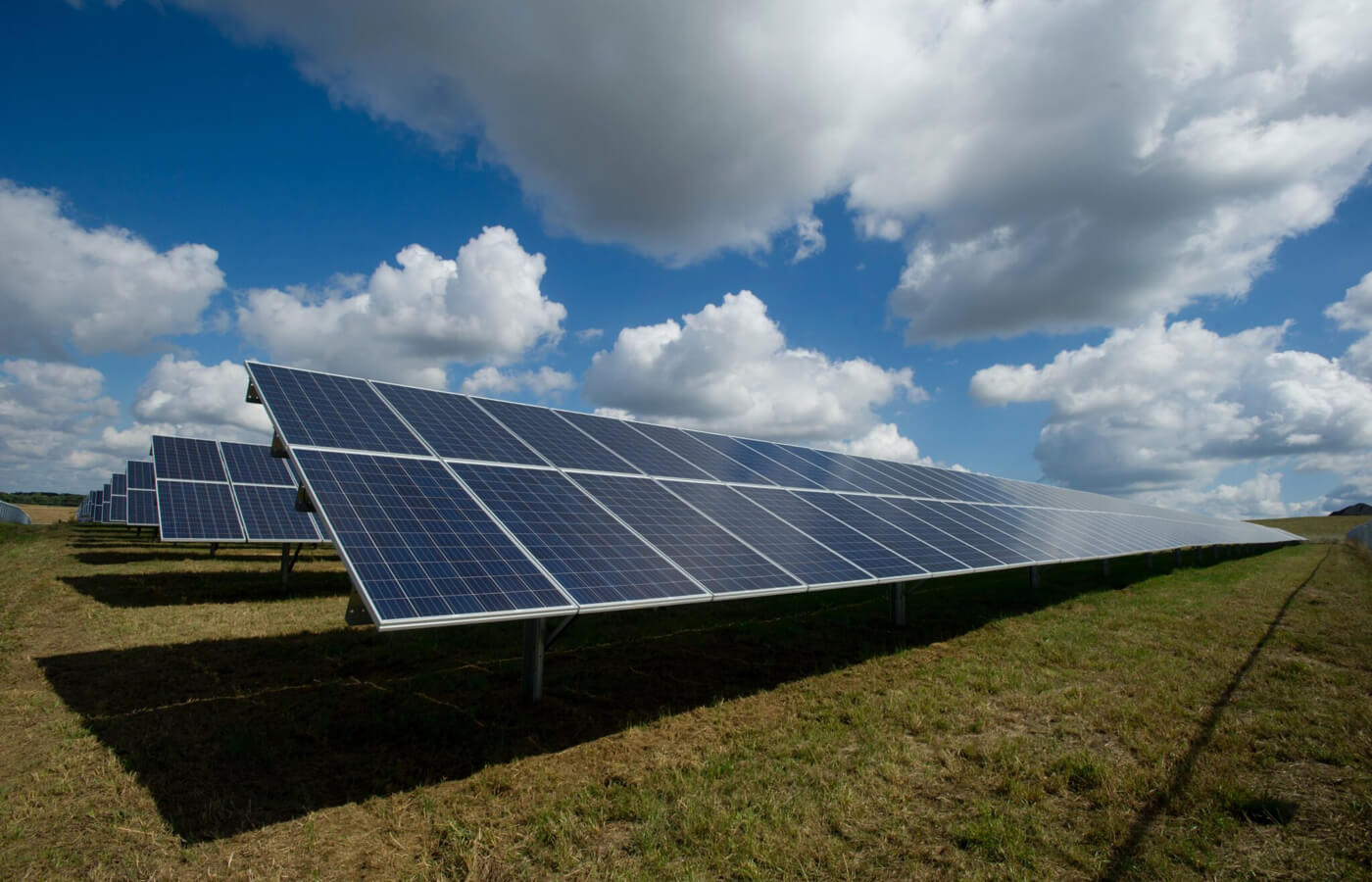 découvrez les avantages de l'énergie solaire, une source d'énergie renouvelable et durable. apprenez comment elle peut réduire vos factures d'électricité, contribuer à la protection de l'environnement et booster votre autonomie énergétique.