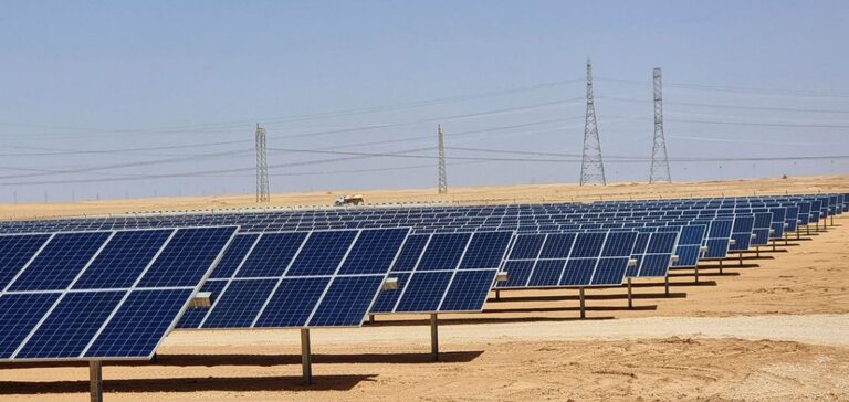 découvrez l'énergie solaire, une source d'énergie renouvelable incontournable pour un avenir durable. apprenez comment exploiter cette énergie propre et réduire votre empreinte carbone tout en bénéficiant d'économies sur vos factures d'électricité.