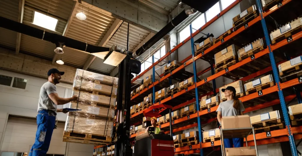découvrez nos solutions d'entreposage adaptées à vos besoins. optimisez votre espace avec des services sécurisés et flexibles, garantissant un accès facile à vos biens.