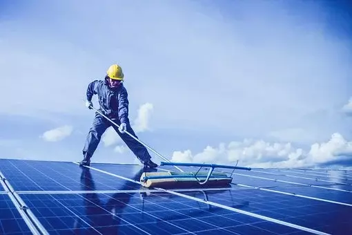 optimisez la performance de vos panneaux solaires grâce à un entretien régulier. découvrez nos conseils pratiques pour prolonger leur durée de vie et maximiser leur efficacité énergétique.