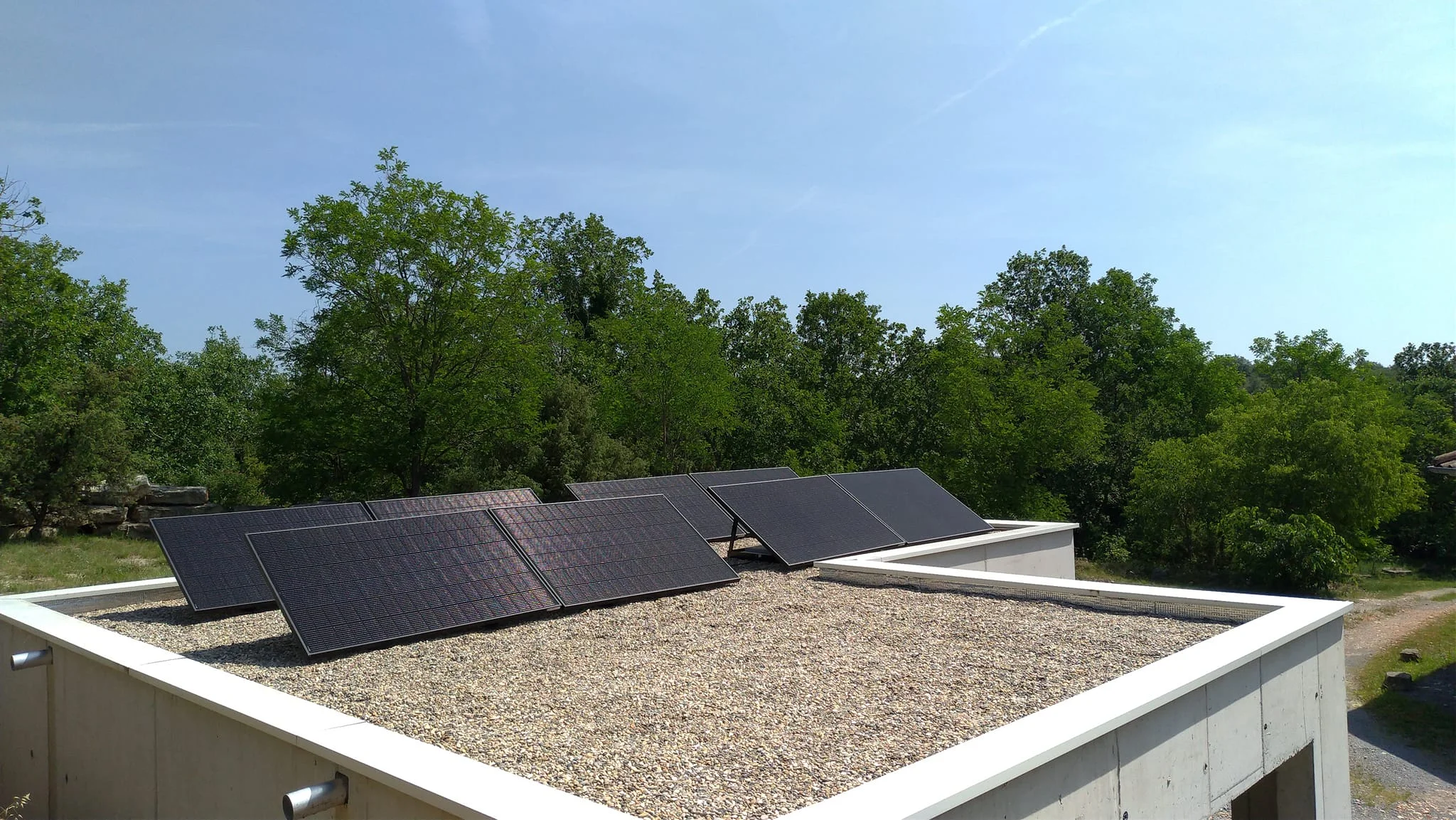 découvrez l'importance de l'espacement des panneaux solaires pour optimiser leur performance et garantir une captation maximale de l'énergie solaire. apprenez les meilleures pratiques et recommandations pour un installation efficace.