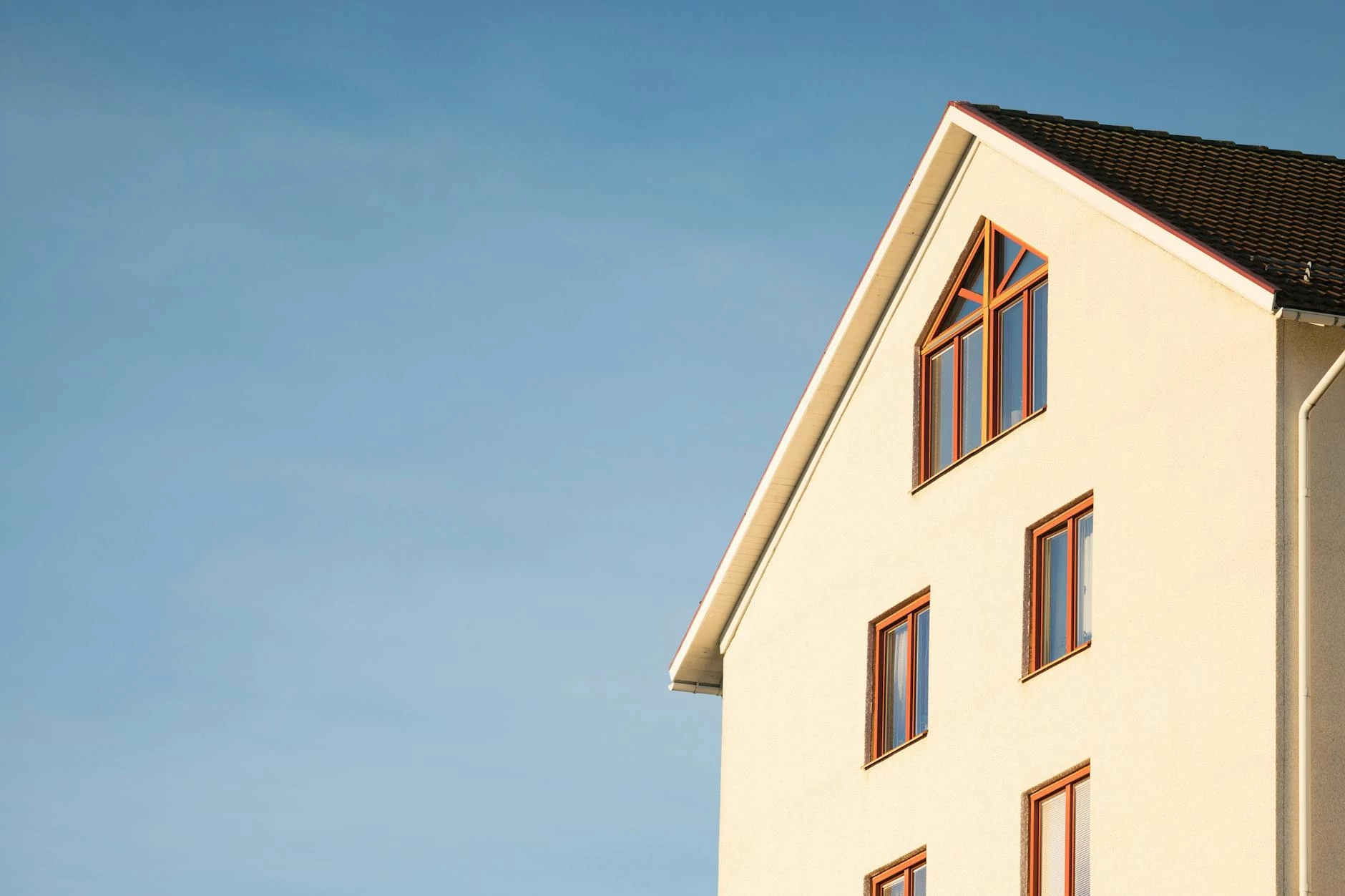 obtenez une estimation précise de la valeur de votre bâtiment grâce à nos experts. découvrez nos services d'évaluation immobilière adaptés à vos besoins et maximisez votre investissement.