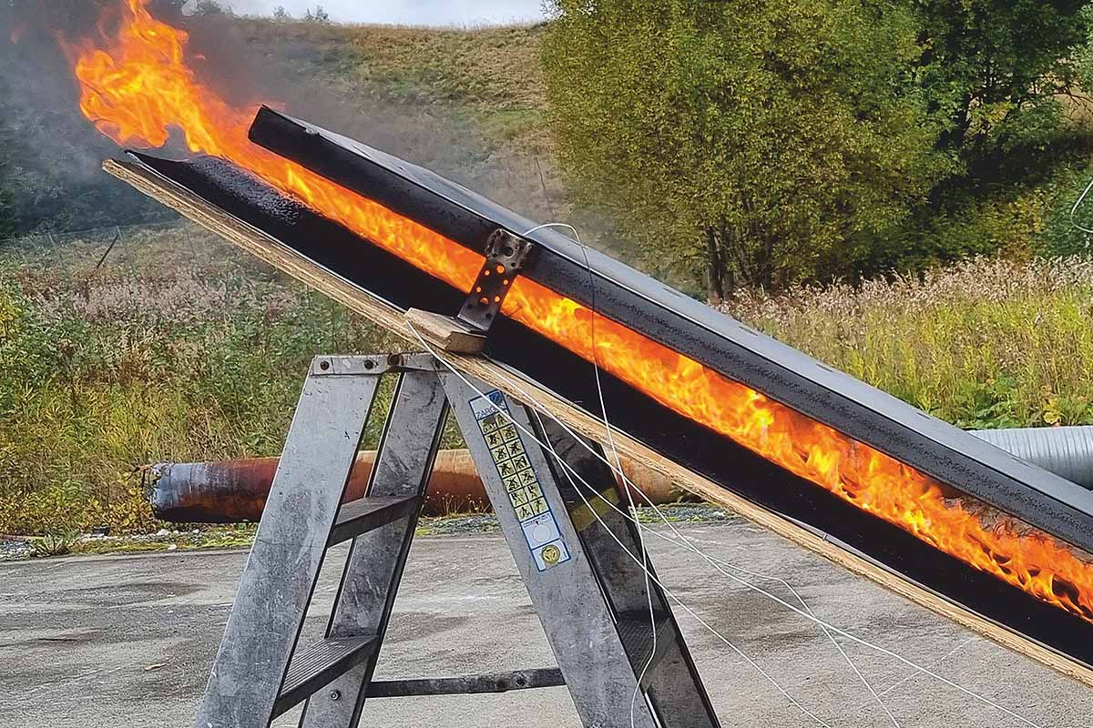 découvrez les étapes essentielles pour éteindre un feu sur un panneau photovoltaïque en toute sécurité. apprenez les mesures préventives, les gestes à adopter en cas d'incendie et les conseils des experts pour protéger votre installation solaire.