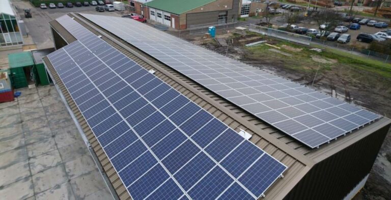 découvrez notre étude photovoltaïque à lyon, qui analyse le potentiel d'énergie solaire de la région. optimisez votre consommation énergétique et réduisez votre empreinte carbone grâce à des solutions adaptées à vos besoins.