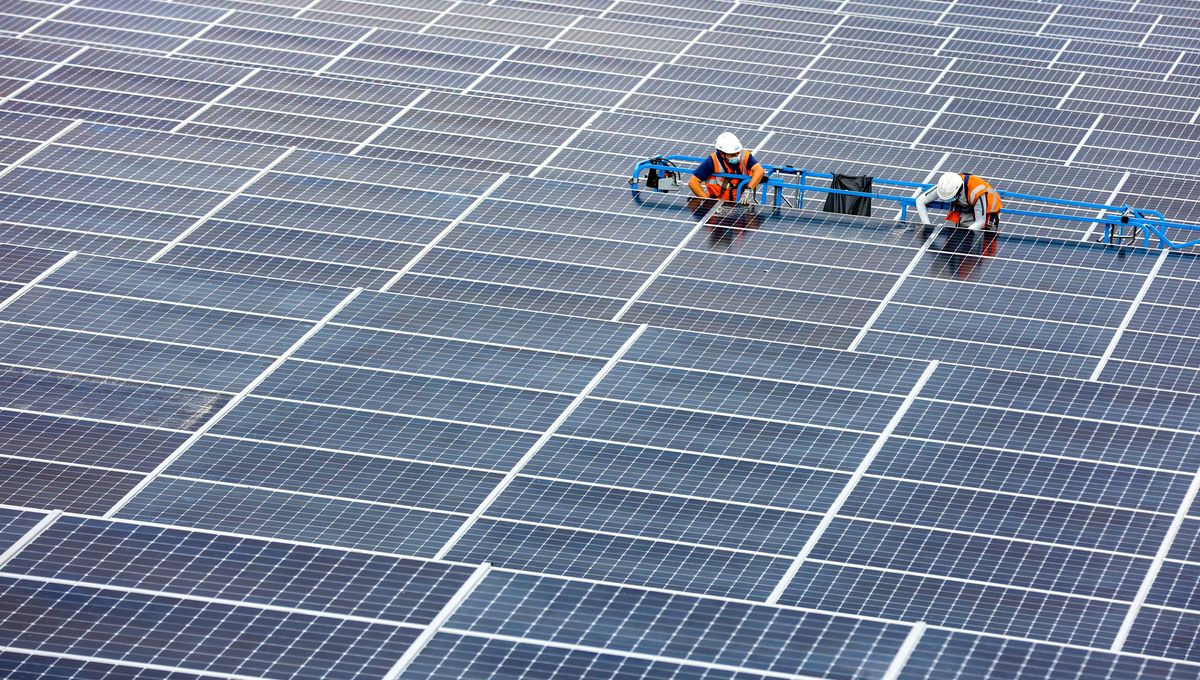 découvrez notre exercice pratique sur les panneaux photovoltaïques : apprenez à optimiser leur installation, comprendre leur fonctionnement et maximiser leur efficacité énergétique pour un avenir durable.