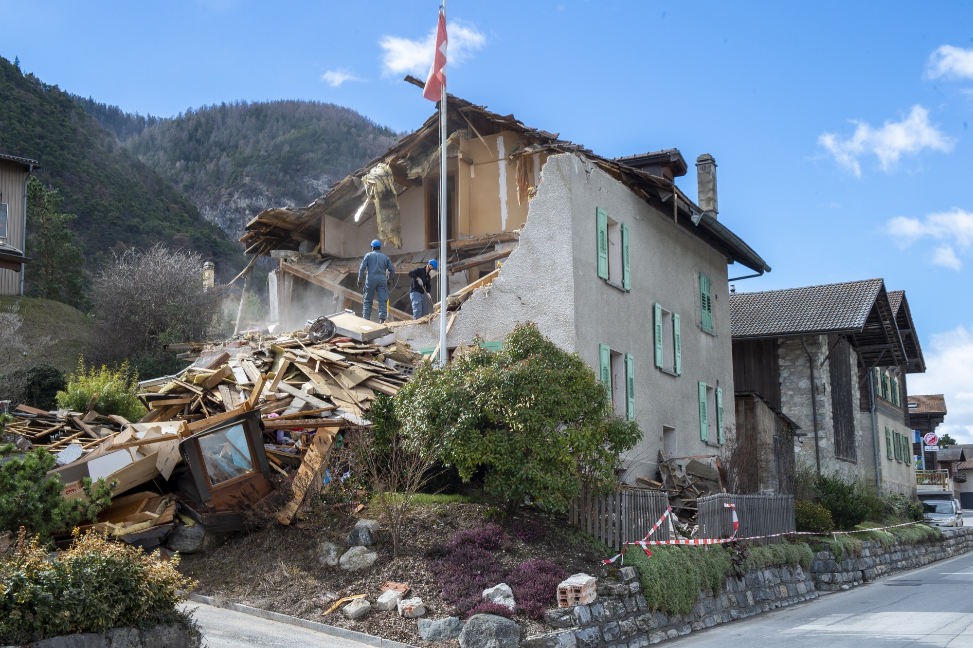 découvrez les causes et les conséquences d'une explosion de chauffe-eau, ainsi que des conseils pour assurer la sécurité de votre installation et éviter les accidents. protégez votre maison et votre famille grâce à nos recommandations essentielles.